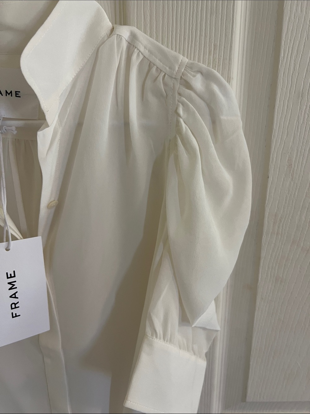 FRAME Gillian silk blouse in white with ruched puff sleeves. - Picture 5 of 7